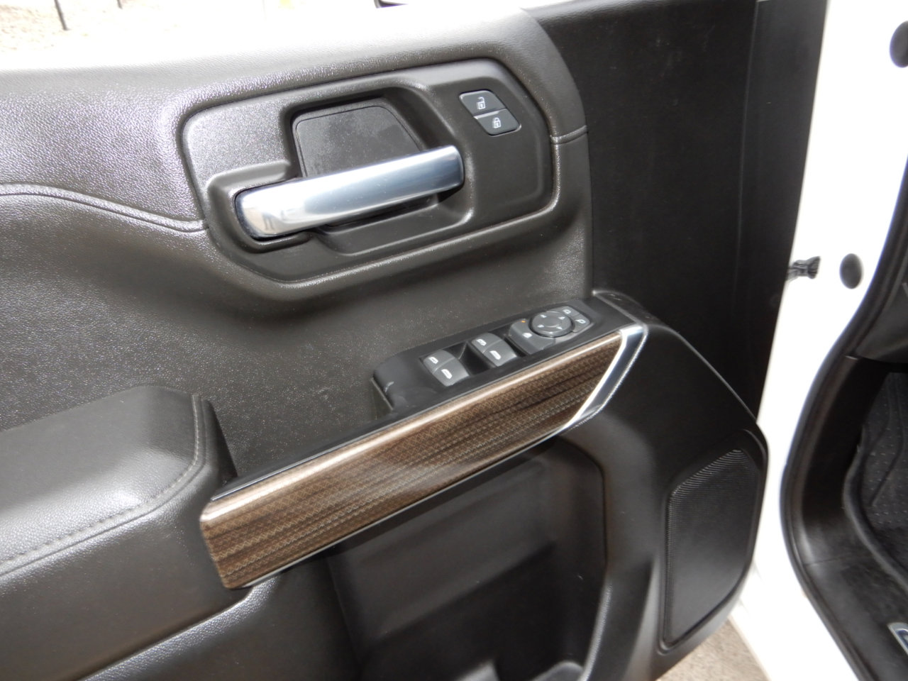 Used 2022 Chevrolet Silverado 1500 LT w/ Leather Package image 21