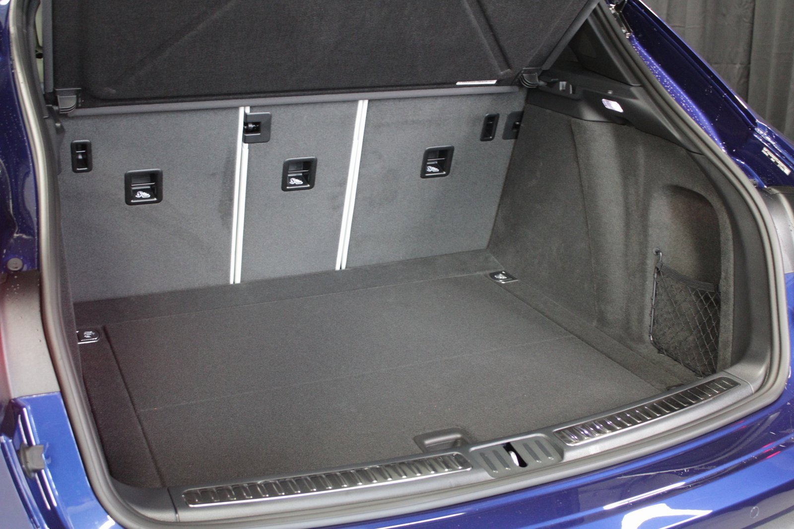 New 2026 Porsche Macan image 17