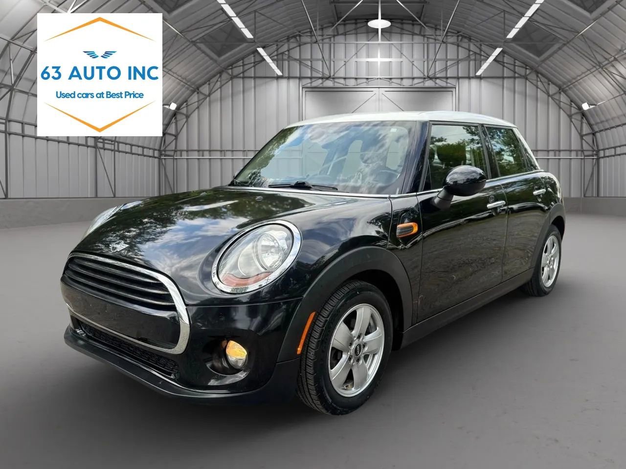 Used 2016 MINI Cooper 4-Door Hardtop w/ Premium Package FWD image 1