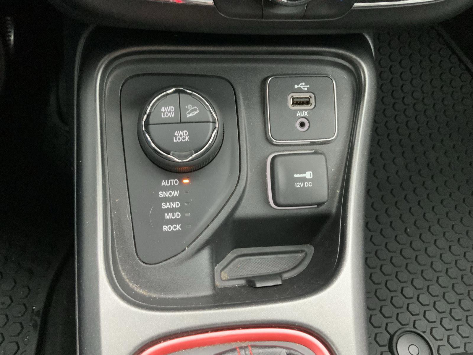 Used 2018 Jeep Compass Trailhawk w/ Navigation Group image 42