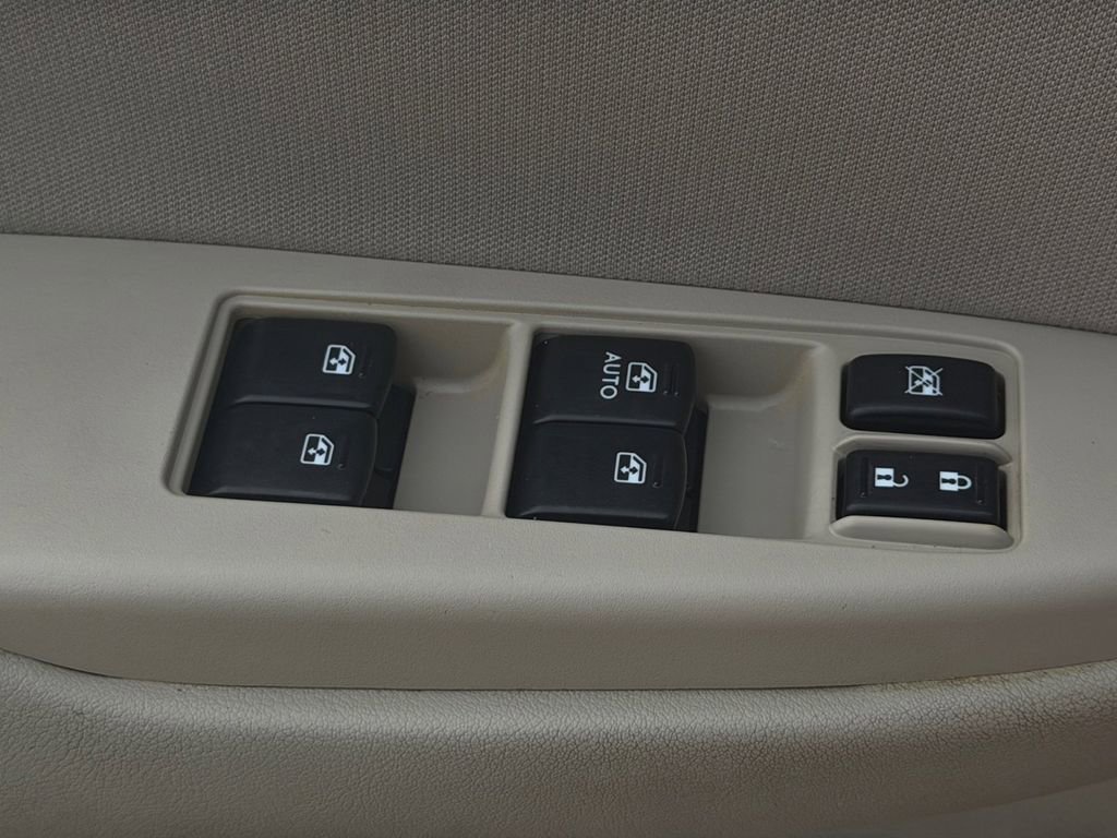 Used 2013 Subaru Outback 2.5i AWD/4WD image 17