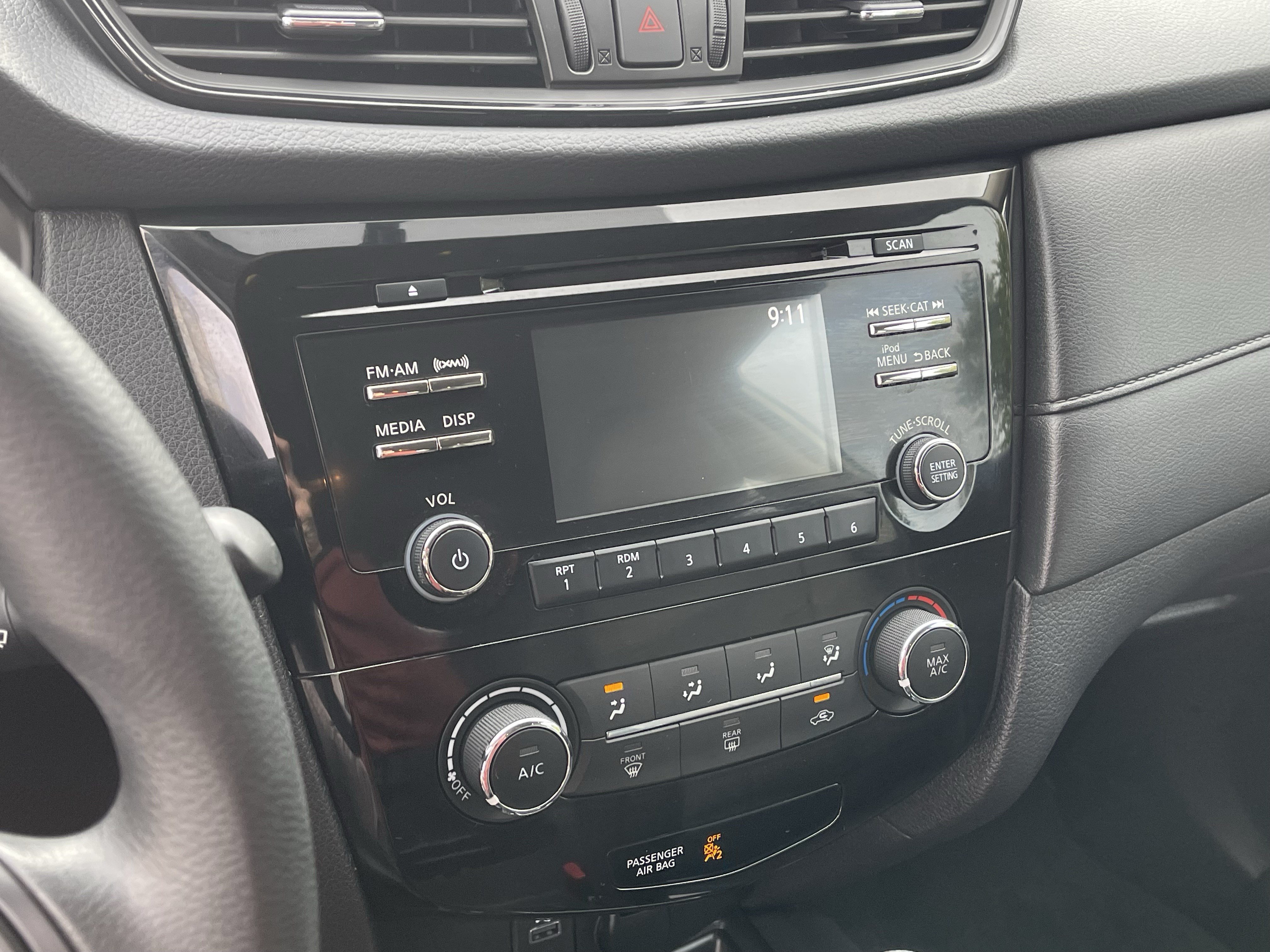 Used 2017 Nissan Rogue S AWD/4WD image 21