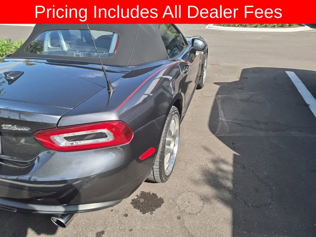 Used 2018 FIAT 124 Spider Lusso w/ Navigation & Sound Group RWD image 4