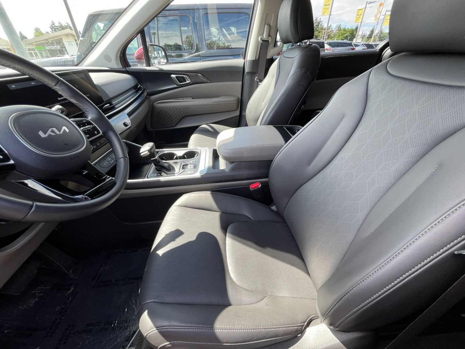 Used 2026 Kia Carnival FWD image 29