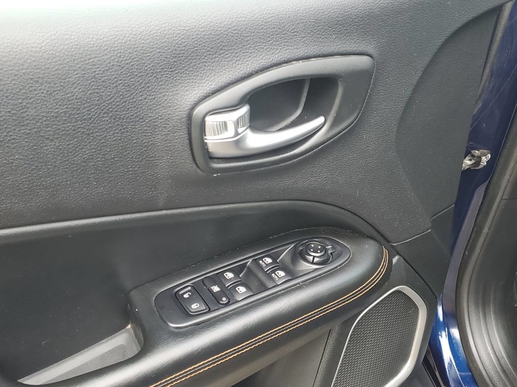 Used 2019 Jeep Compass Limited AWD/4WD image 6