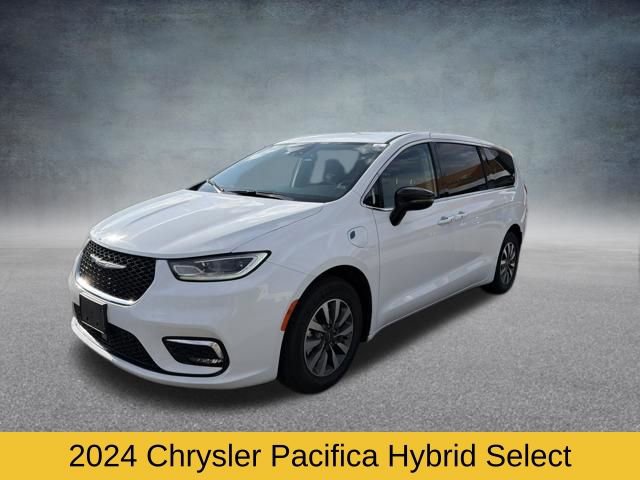 Used 2024 Chrysler Pacifica Select image 3