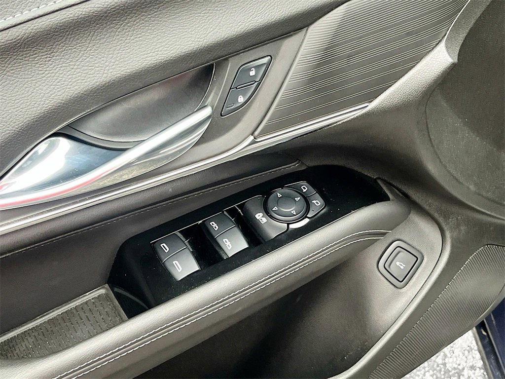 Used 2025 Cadillac CT4 Luxury image 17