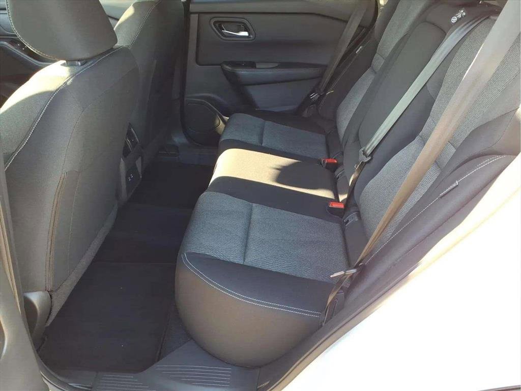 Used 2024 Nissan Rogue SV image 14