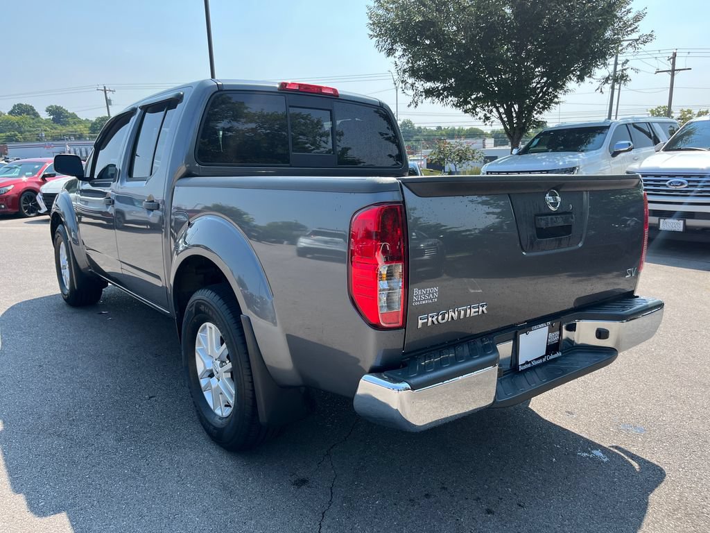 Used 2020 Nissan Frontier SV RWD image 2