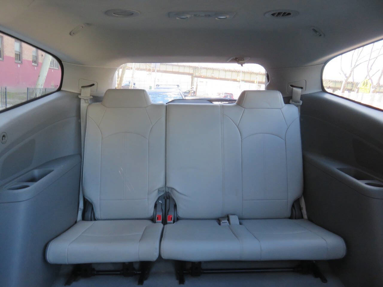 Used 2017 Chevrolet Traverse LT image 26