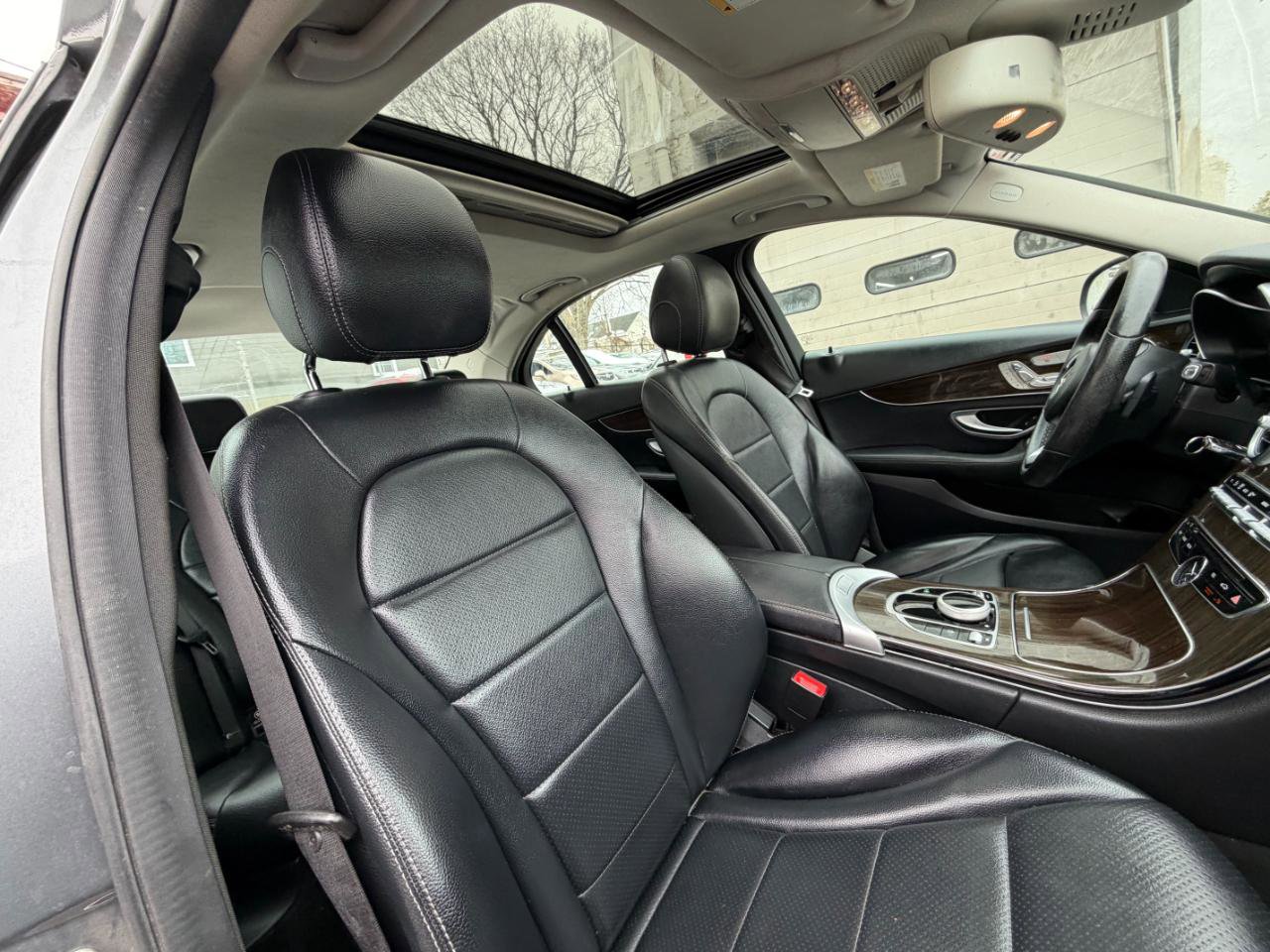 Used 2018 Mercedes-Benz C 300 4MATIC Sedan image 34