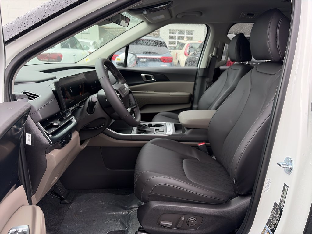 New 2027 Kia Carnival FWD image 14