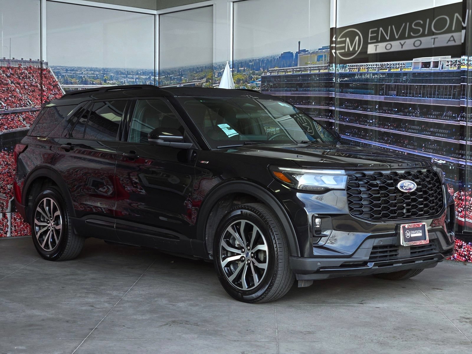 Used 2025 Ford Explorer ST-Line AWD/4WD image 1