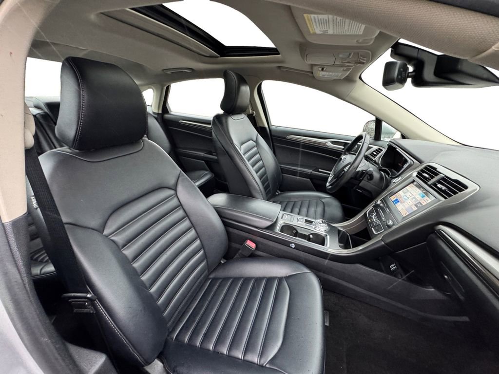 Used 2019 Ford Fusion SEL image 17