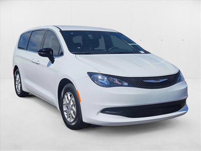 New 2025 Chrysler Voyager LX image 3