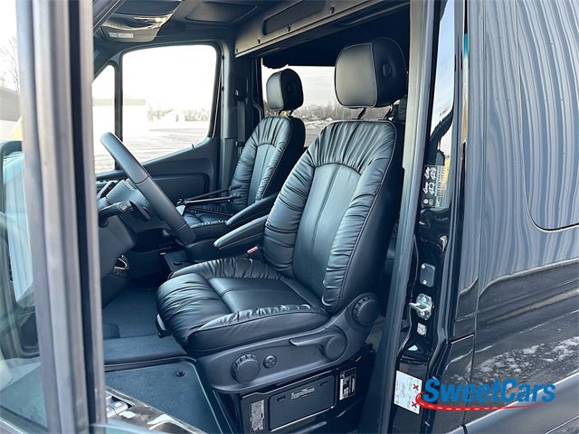 Used 2023 Mercedes-Benz Sprinter 3500 image 11
