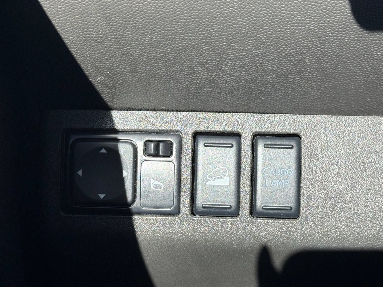 Used 2015 Nissan Frontier PRO-4X image 35