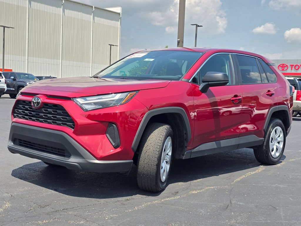 Certified 2025 Toyota RAV4 LE AWD/4WD image 4