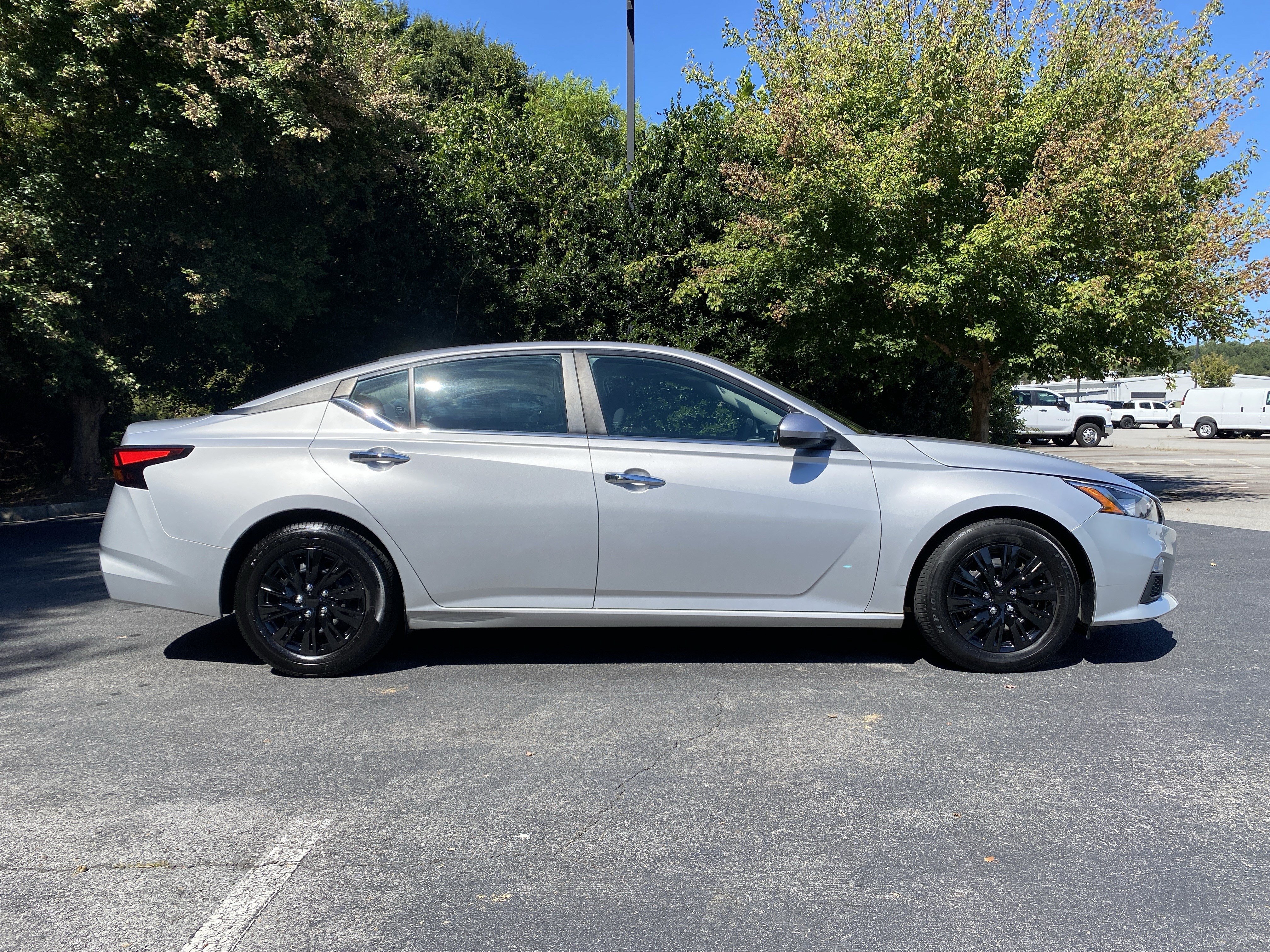 Used 2019 Nissan Altima 2.5 S FWD image 10