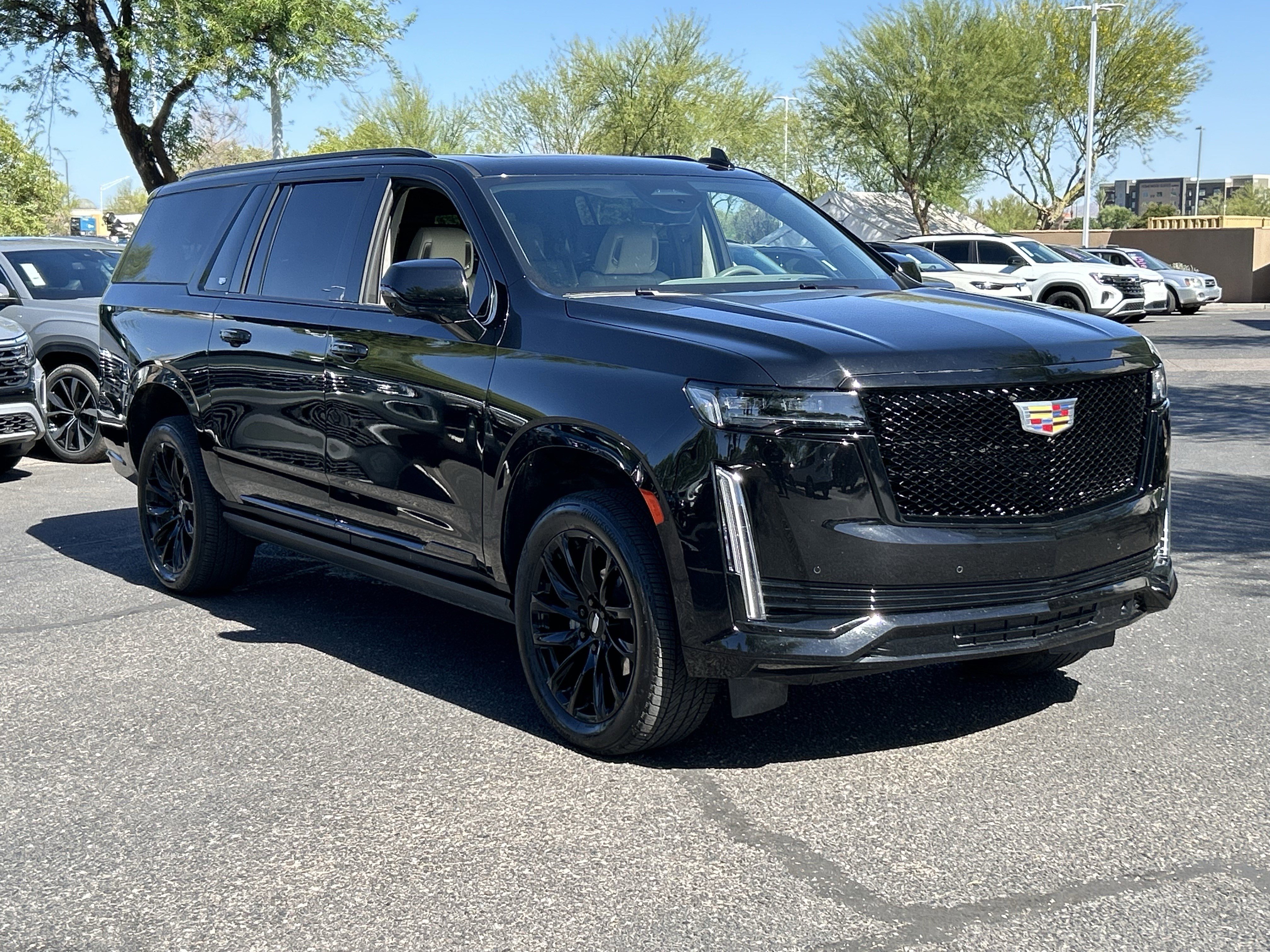 Used 2024 Cadillac Escalade ESV Sport Platinum w/ LPO, ONYX Package AWD/4WD image 6