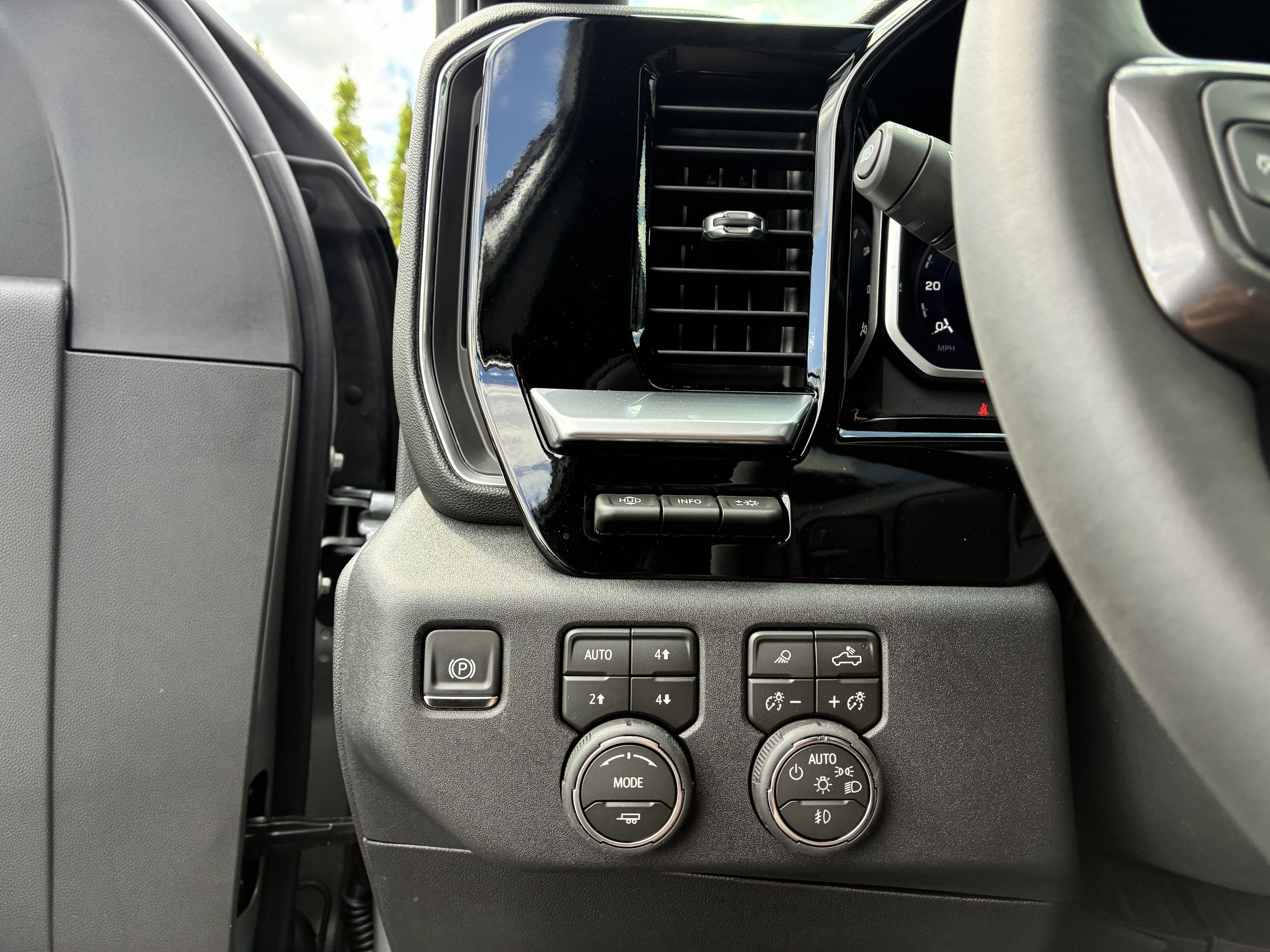 New 2026 Chevrolet Silverado 3500 High Country w/ High Country Premium Package AWD/4WD image 29