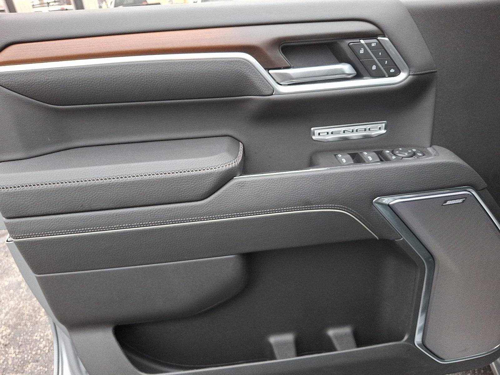 Used 2026 GMC Sierra 1500 Denali w/ Denali Reserve Package image 15