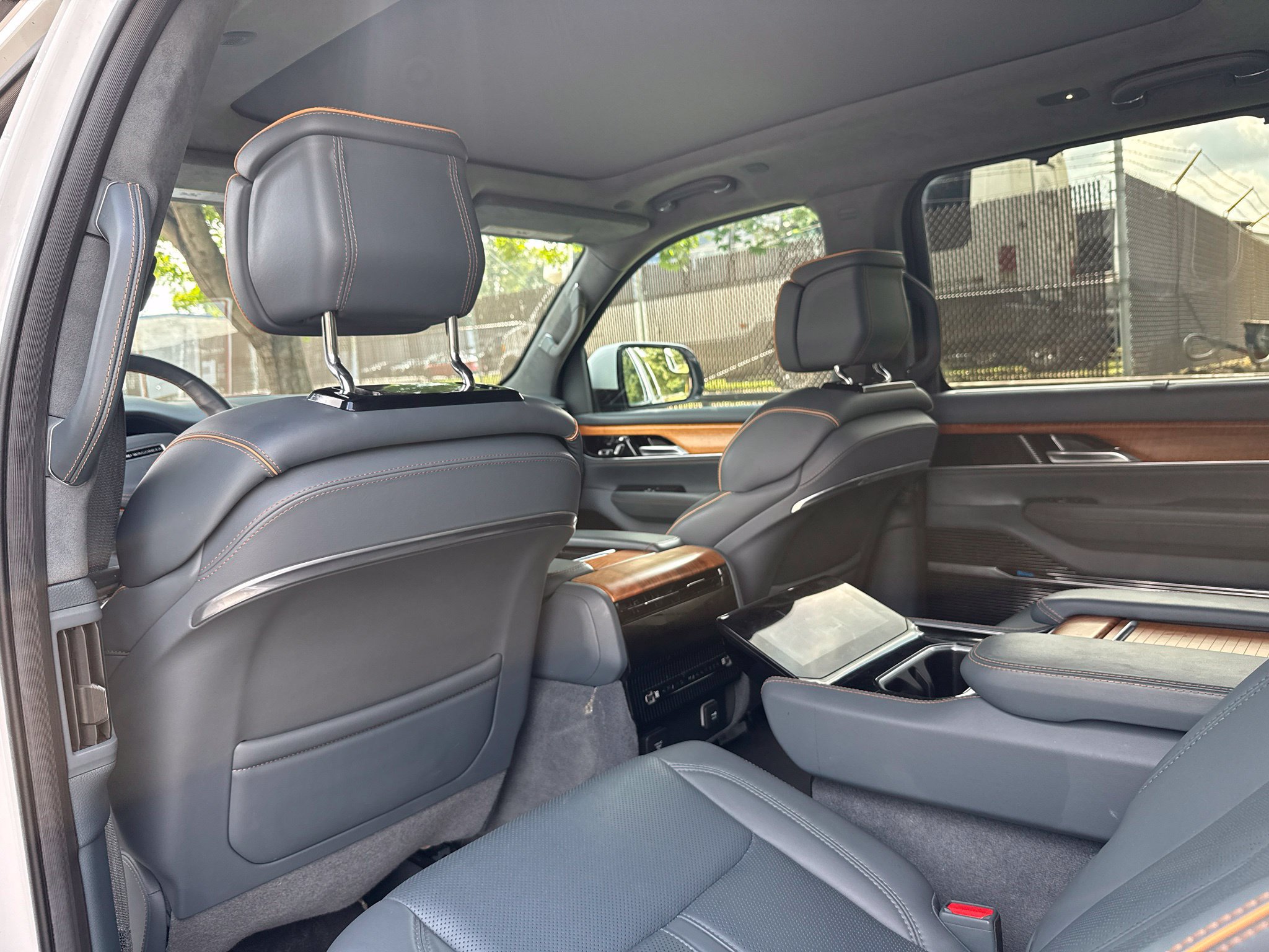 Used 2022 Jeep Grand Wagoneer Series II w/ Convenience Group III AWD/4WD image 14