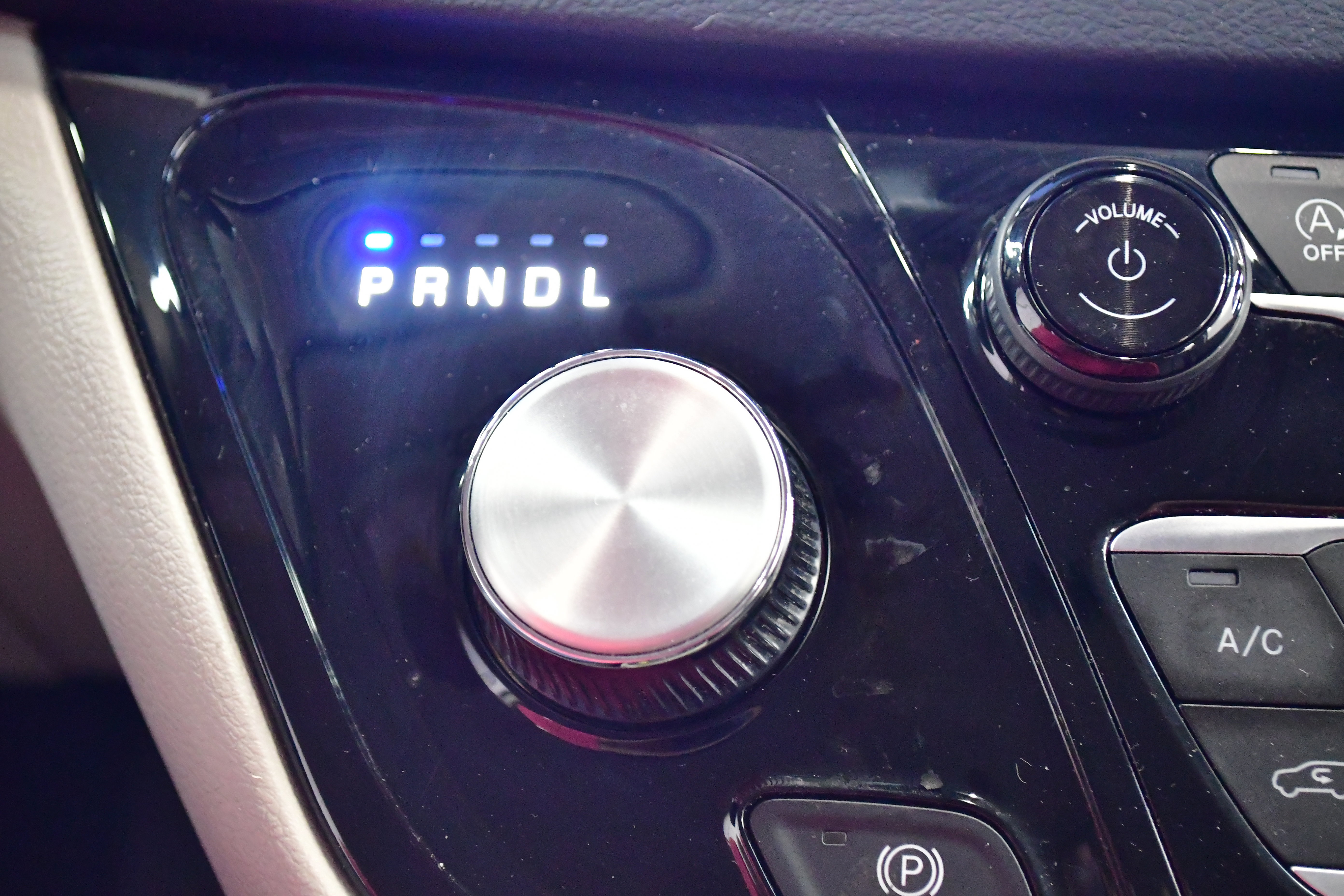 Used 2023 Chrysler Pacifica Touring-L FWD image 33