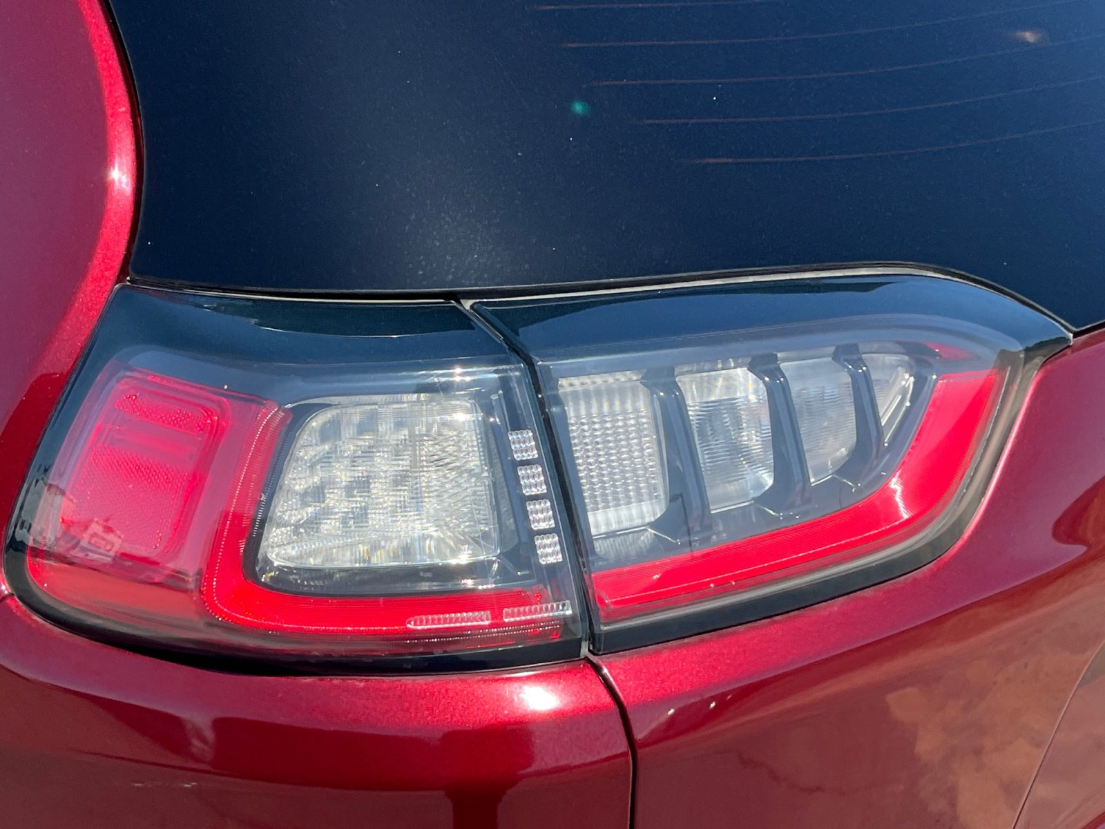 Used 2021 Jeep Cherokee Latitude Lux FWD image 27