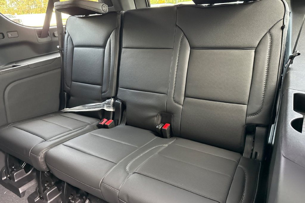 New 2026 GMC Yukon XL Denali w/ Denali Reserve Package RWD image 17