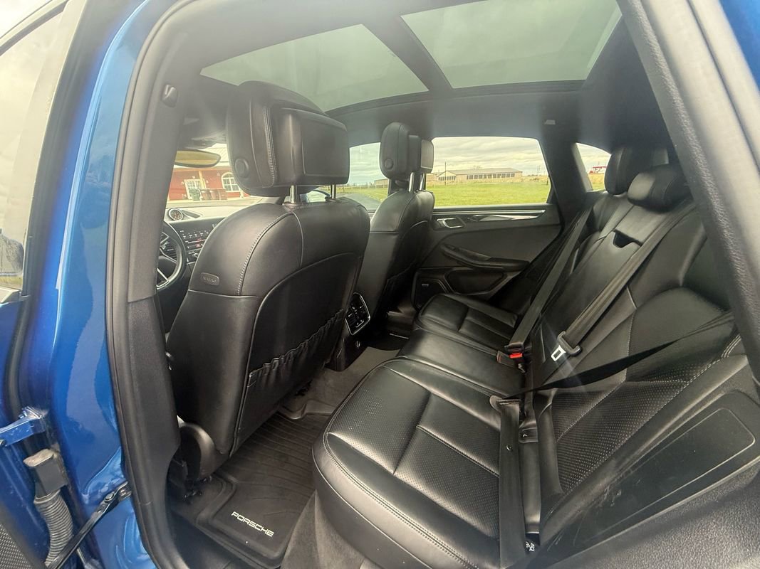 Used 2018 Porsche Macan image 12