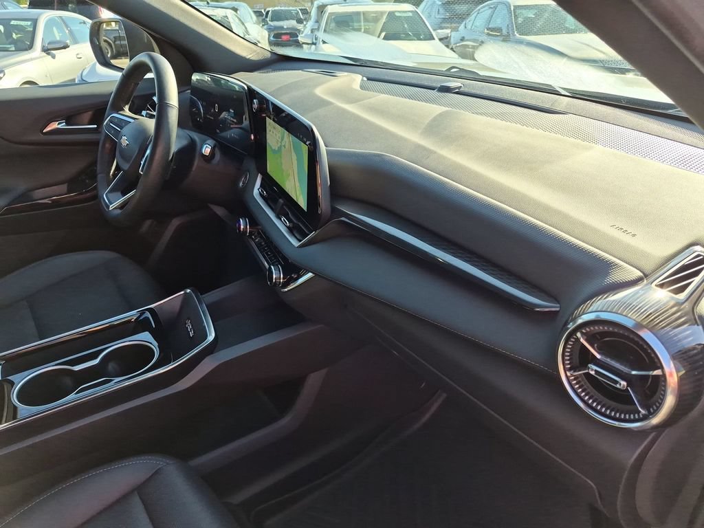 Used 2025 Chevrolet Equinox LT w/ Convenience Package II FWD image 32