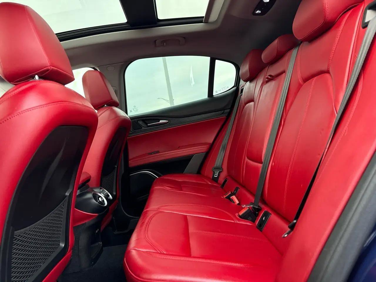 Used 2020 Alfa Romeo Stelvio AWD w/ Nero Edizione image 24