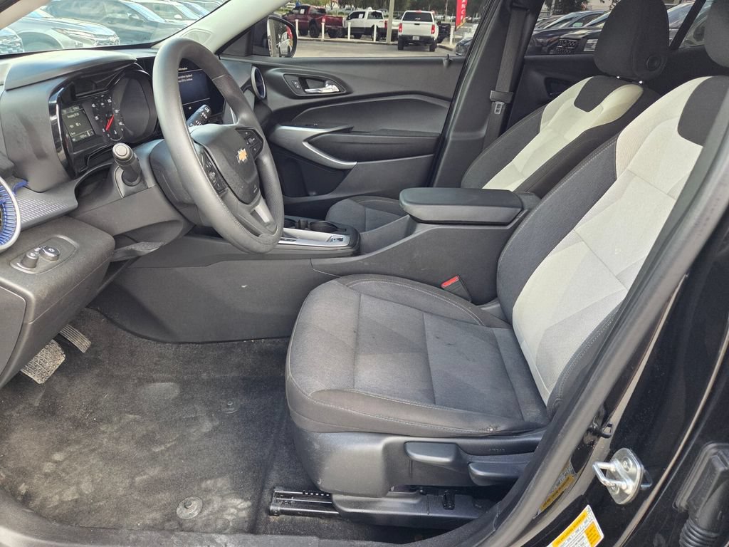 Certified 2024 Chevrolet Trax LS FWD image 4