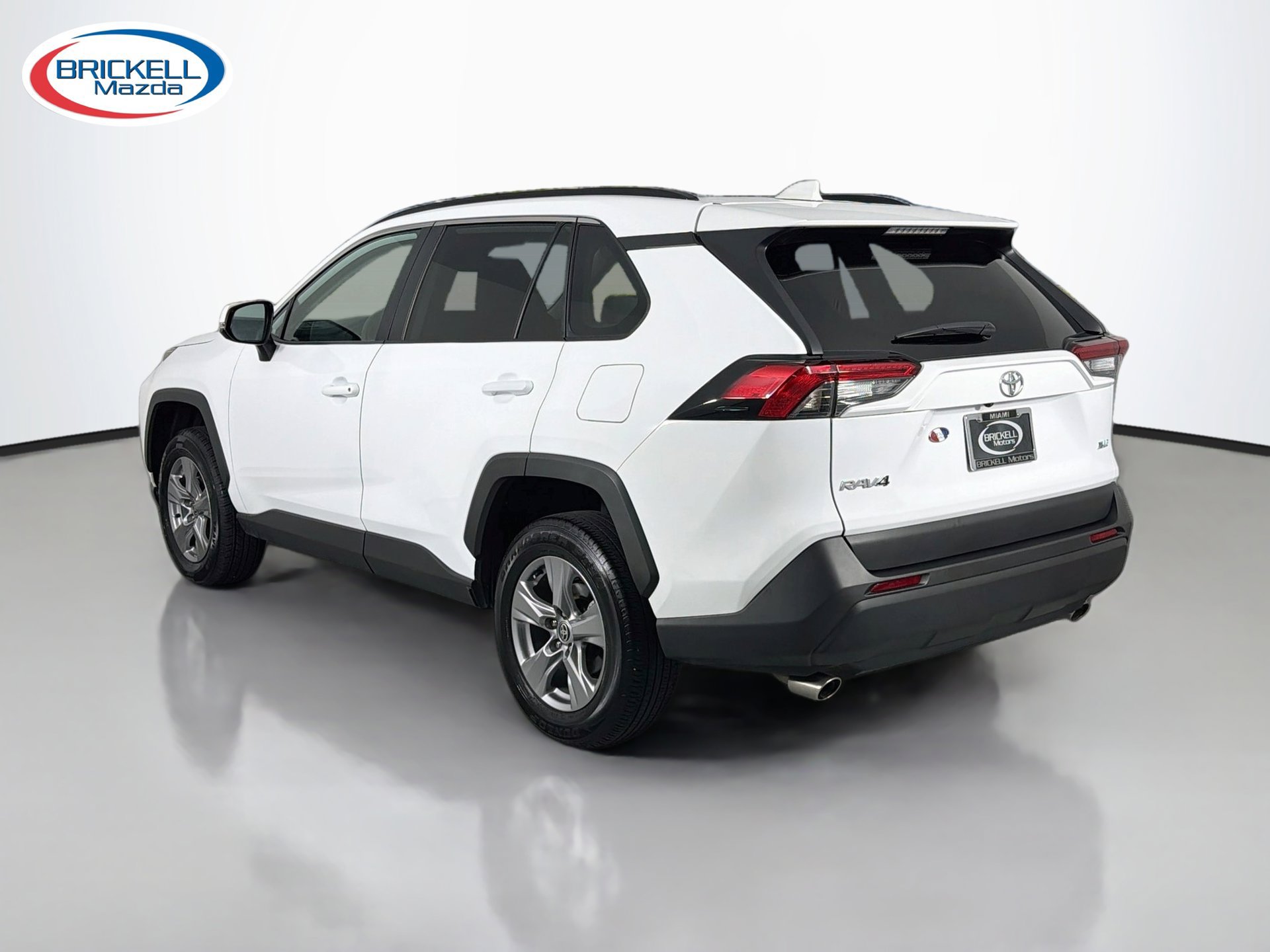 Used 2025 Toyota RAV4 XLE FWD image 6
