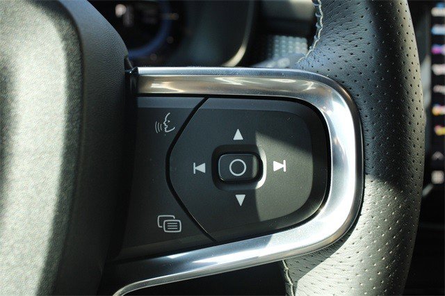 Used 2021 Volvo XC40 P8 Recharge w/ Advanced Package image 14