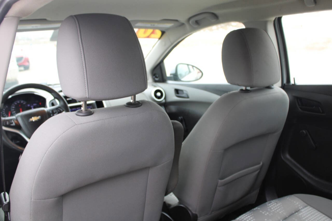 Used 2020 Chevrolet Sonic LT image 16
