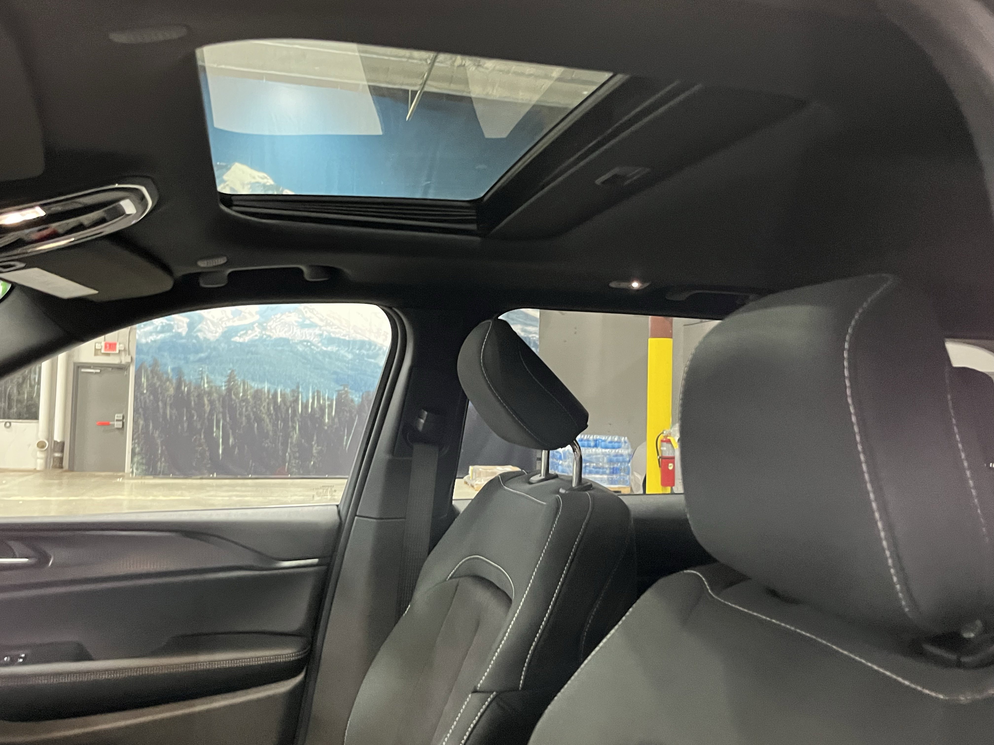 Certified 2025 Jeep Grand Cherokee Laredo X w/ Luxury Tech Group I image 18