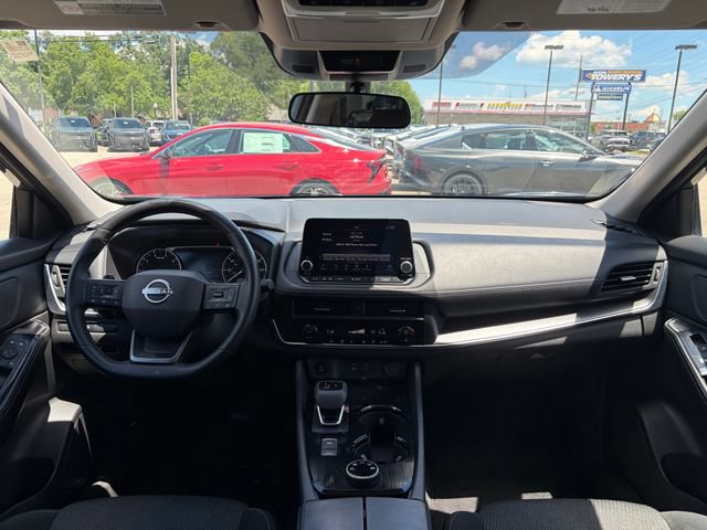 Used 2025 Nissan Rogue SV AWD/4WD image 24