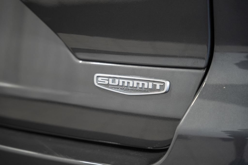 Certified 2023 Jeep Grand Cherokee Summit AWD/4WD image 8