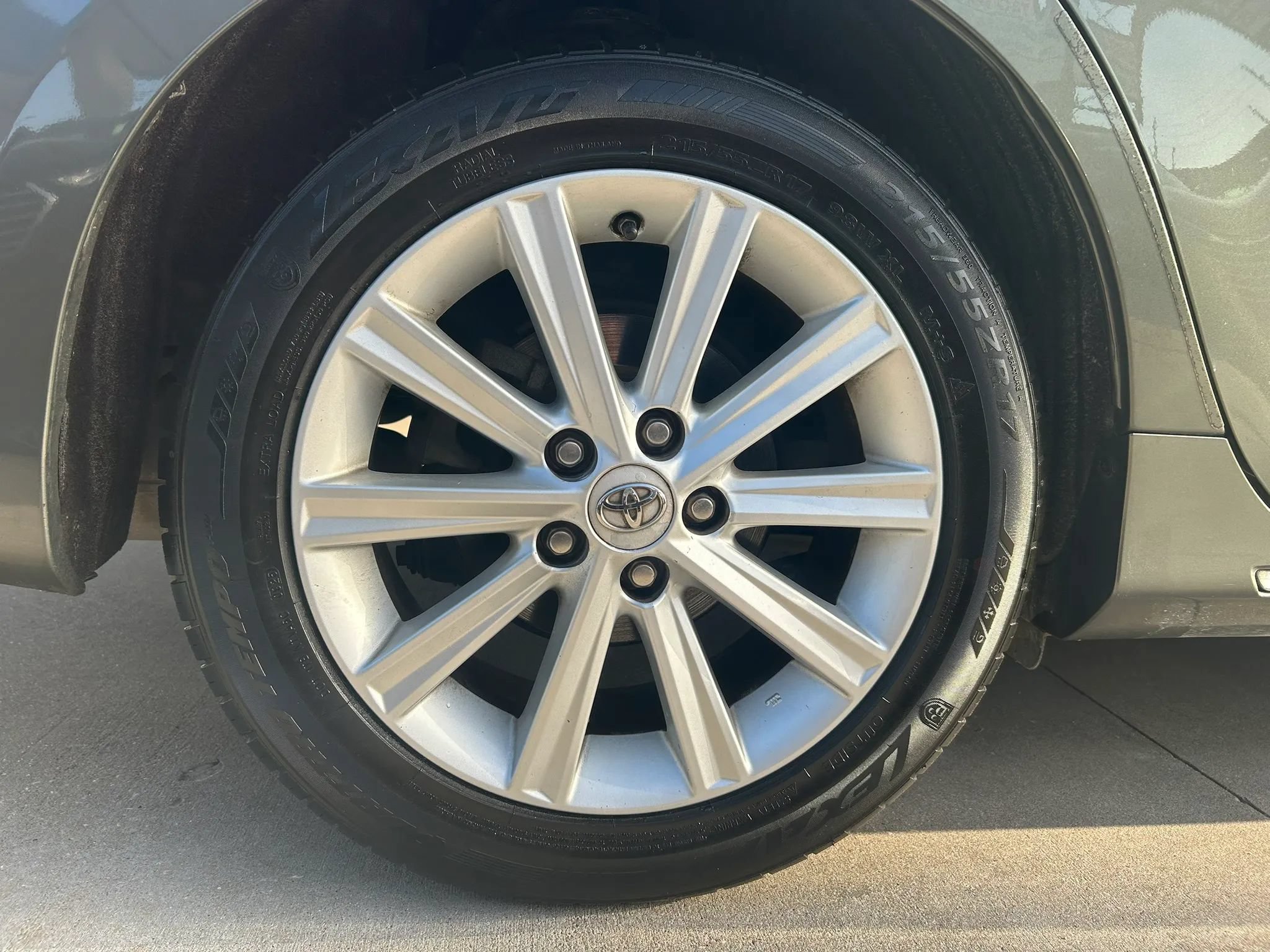 Used 2013 Toyota Camry XLE FWD image 29