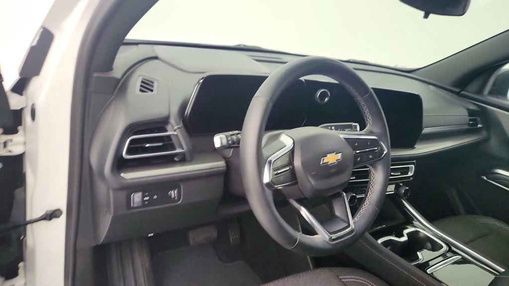 Used 2024 Chevrolet Traverse LT w/ Trailering Package image 14