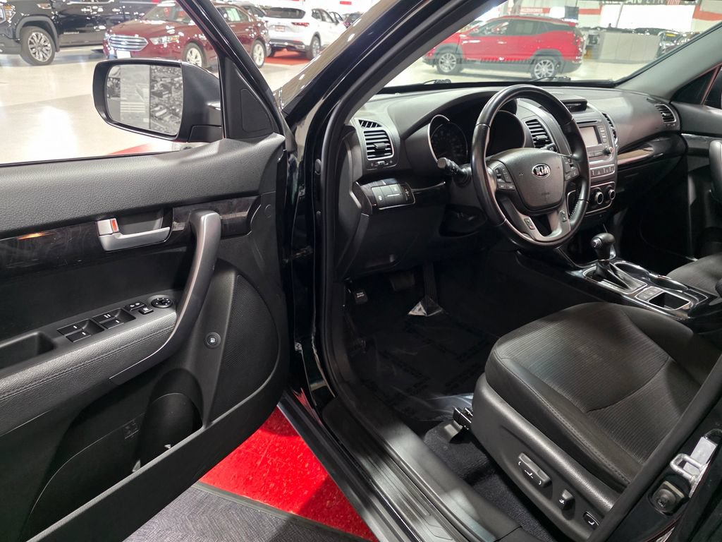 Used 2014 Kia Sorento LX w/ LX V6 Convenience Package AWD/4WD image 13