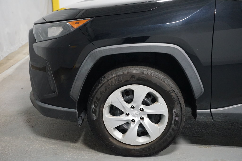 Certified 2020 Toyota RAV4 LE FWD image 5