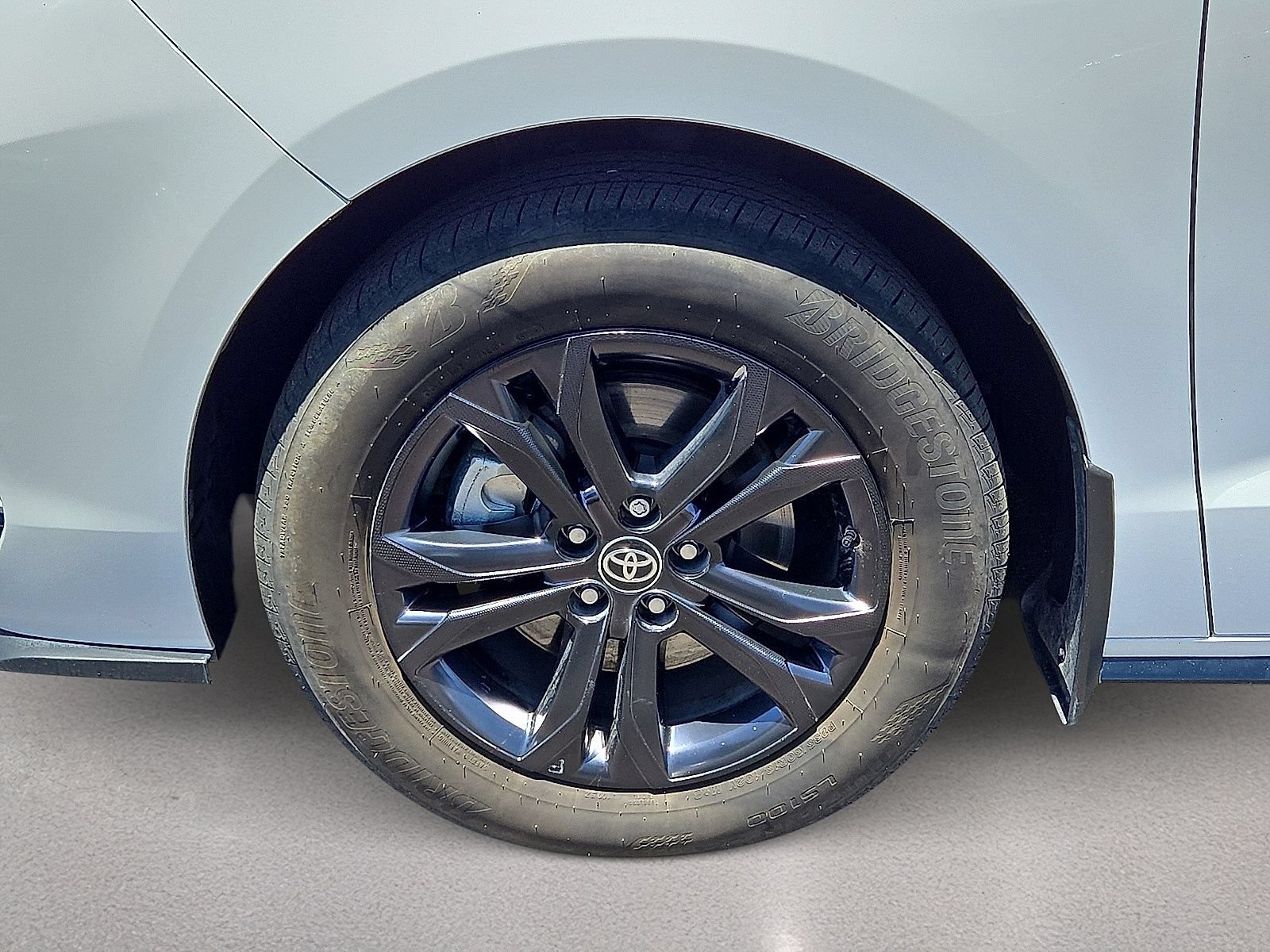 Used 2025 Toyota Sienna XSE w/ XSE Premium Package AWD/4WD image 10