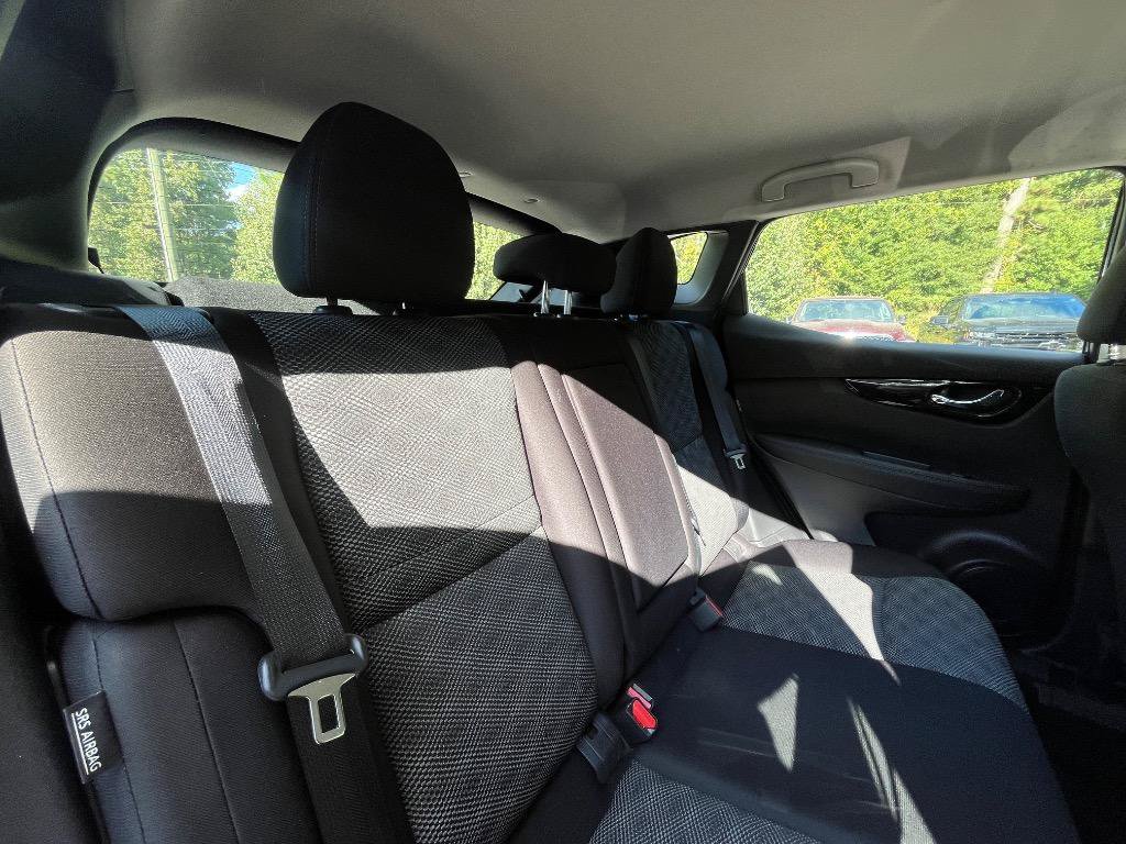 Used 2021 Nissan Rogue Sport SV FWD image 34