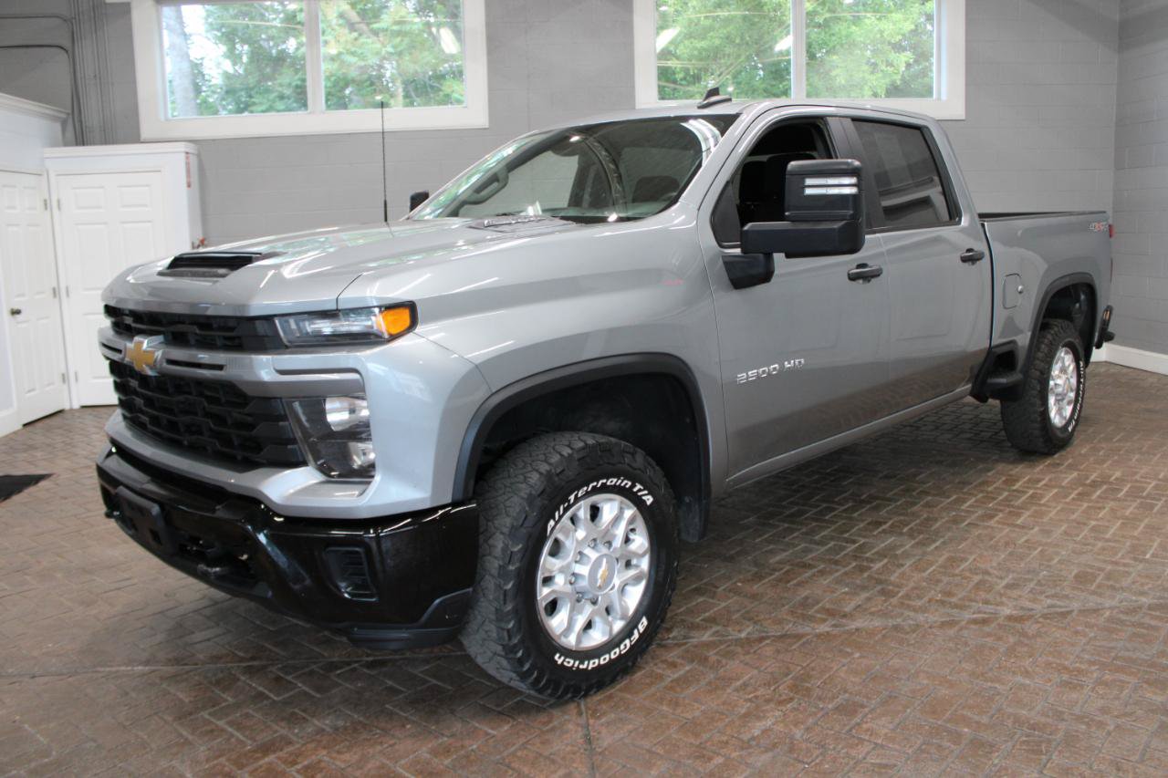 Used 2024 Chevrolet Silverado 2500 Custom w/ Custom Convenience Package AWD/4WD image 3