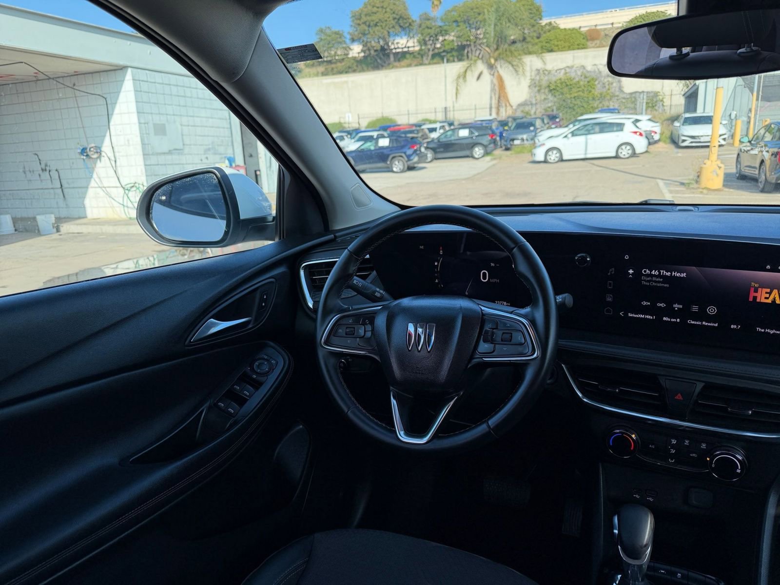 Used 2025 Buick Encore GX Preferred image 32