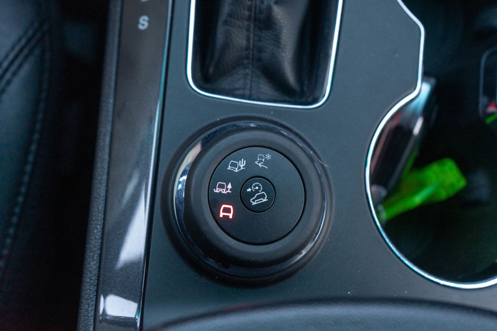 Used 2017 Ford Explorer XLT w/ Equipment Group 202A image 18