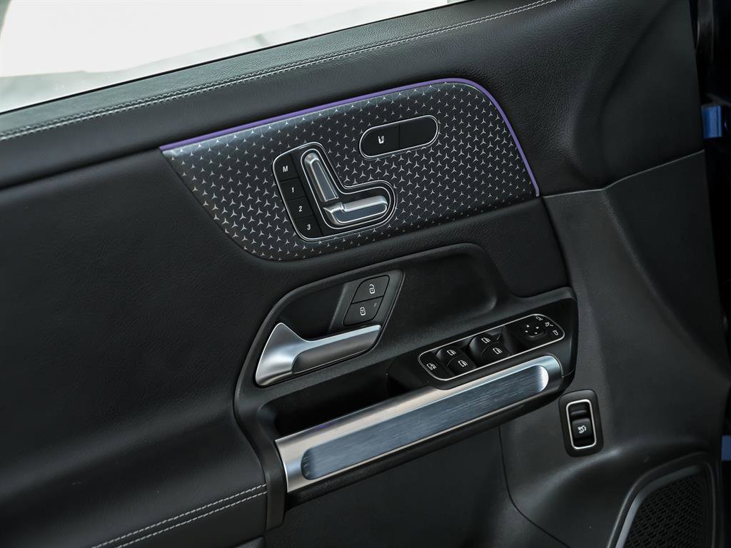 Certified 2025 Mercedes-Benz GLB 250 4MATIC image 11